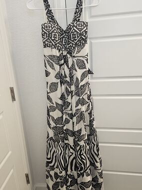 White House Black Market | Dresses | White House Black Market Ivory And Black Maxi Dress